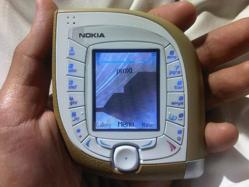 Файл:Nokia 7600.jpg